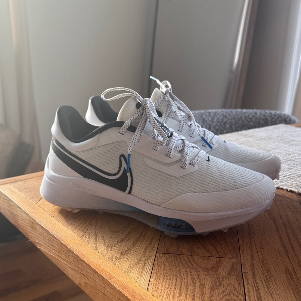 Nike Men's White Golf Shoes - Lightweight Performance